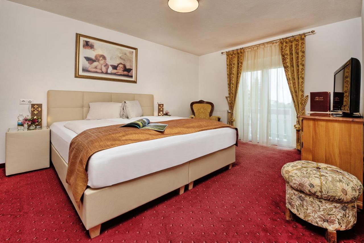 Hotel-Pension Melcher Дроболлах-ам-Факерзе Екстер'єр фото