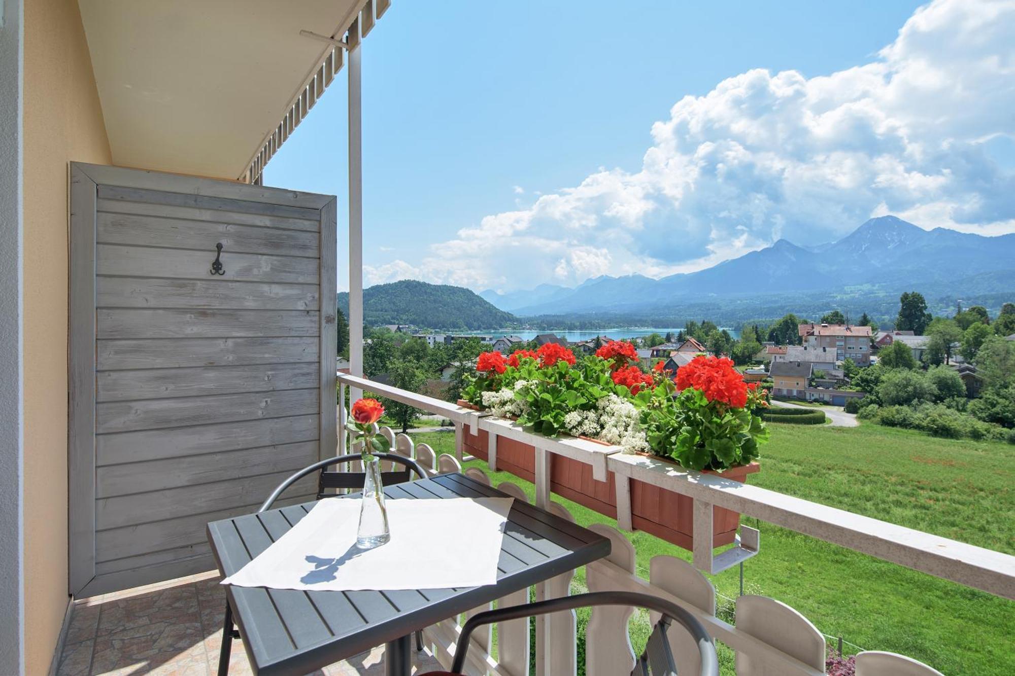 Hotel-Pension Melcher Дроболлах-ам-Факерзе Екстер'єр фото