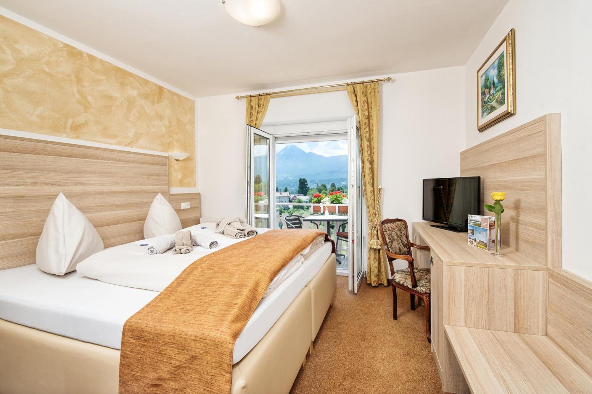 Hotel-Pension Melcher Дроболлах-ам-Факерзе Екстер'єр фото