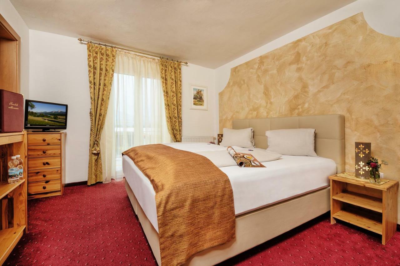 Hotel-Pension Melcher Дроболлах-ам-Факерзе Номер фото